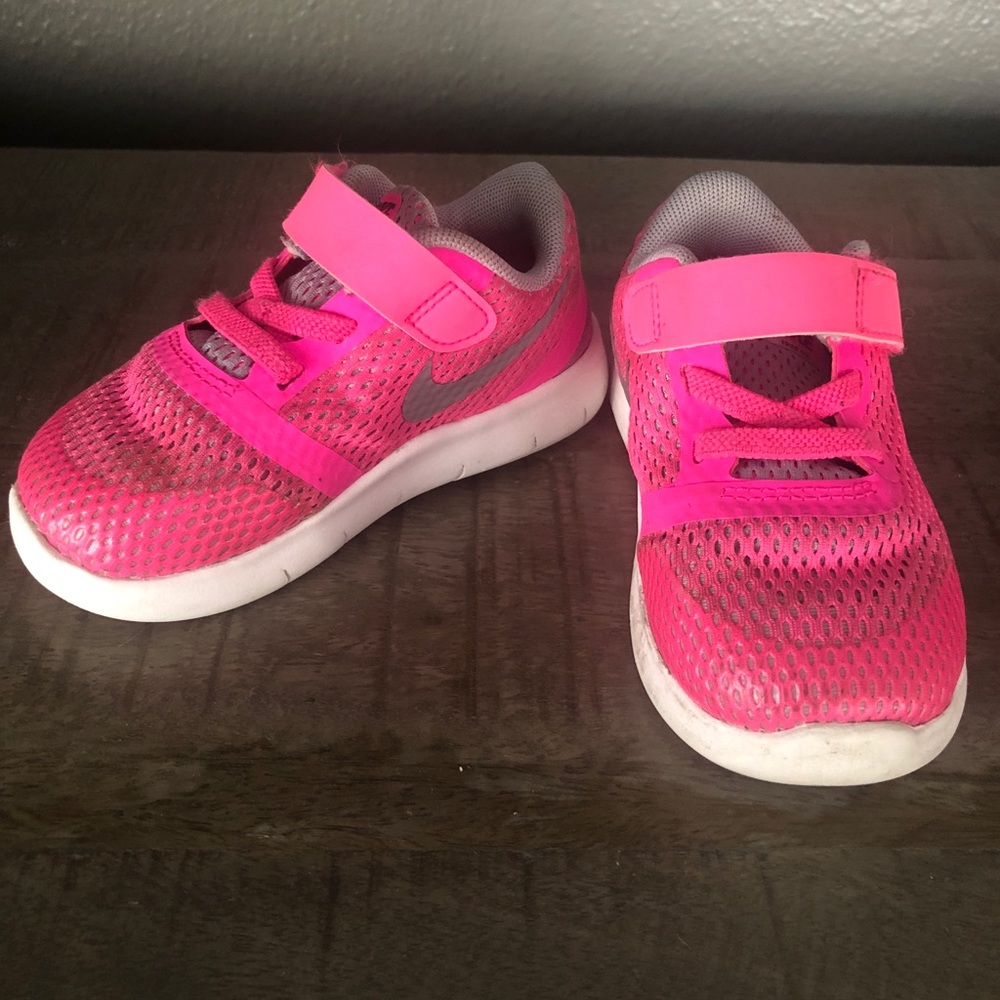 Girl Pink Nike’s